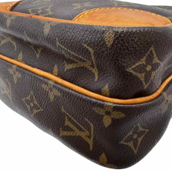 LOUIS VUITTON Monogram Canvas  Amazone Crossbody Bag (Pre-Owned)