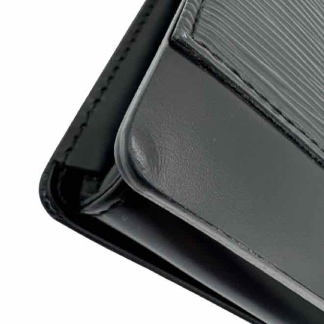 LOUIS VUITTON Epi Leather Honfleur Clutch Black  (Pre-Owned)
