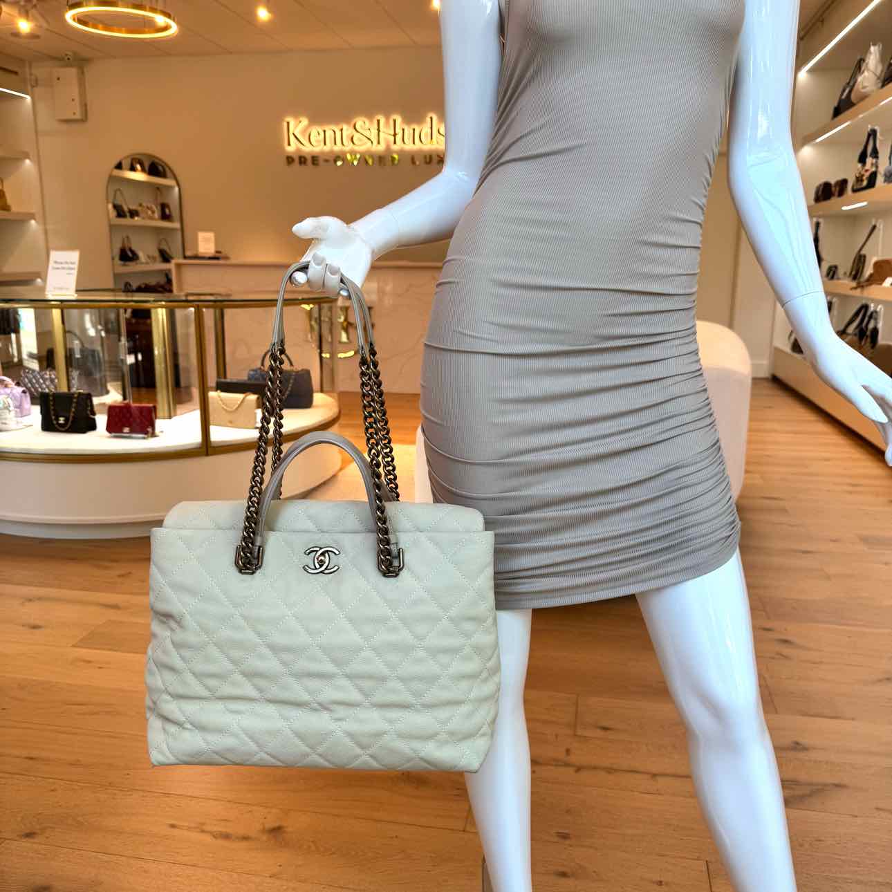 CHANEL Calfskin Caviar Large Portobello Shoulder Tote Cream