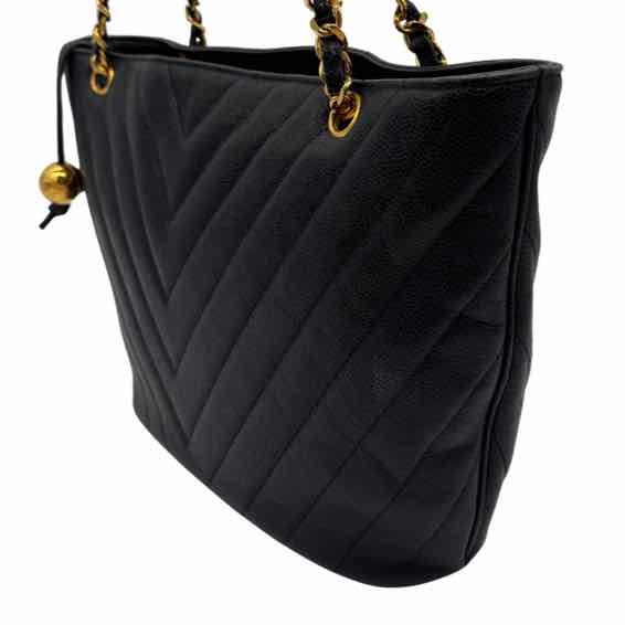 CHANEL Caviar Chain Shoulder V Stitch Bag (Pre-Owned)