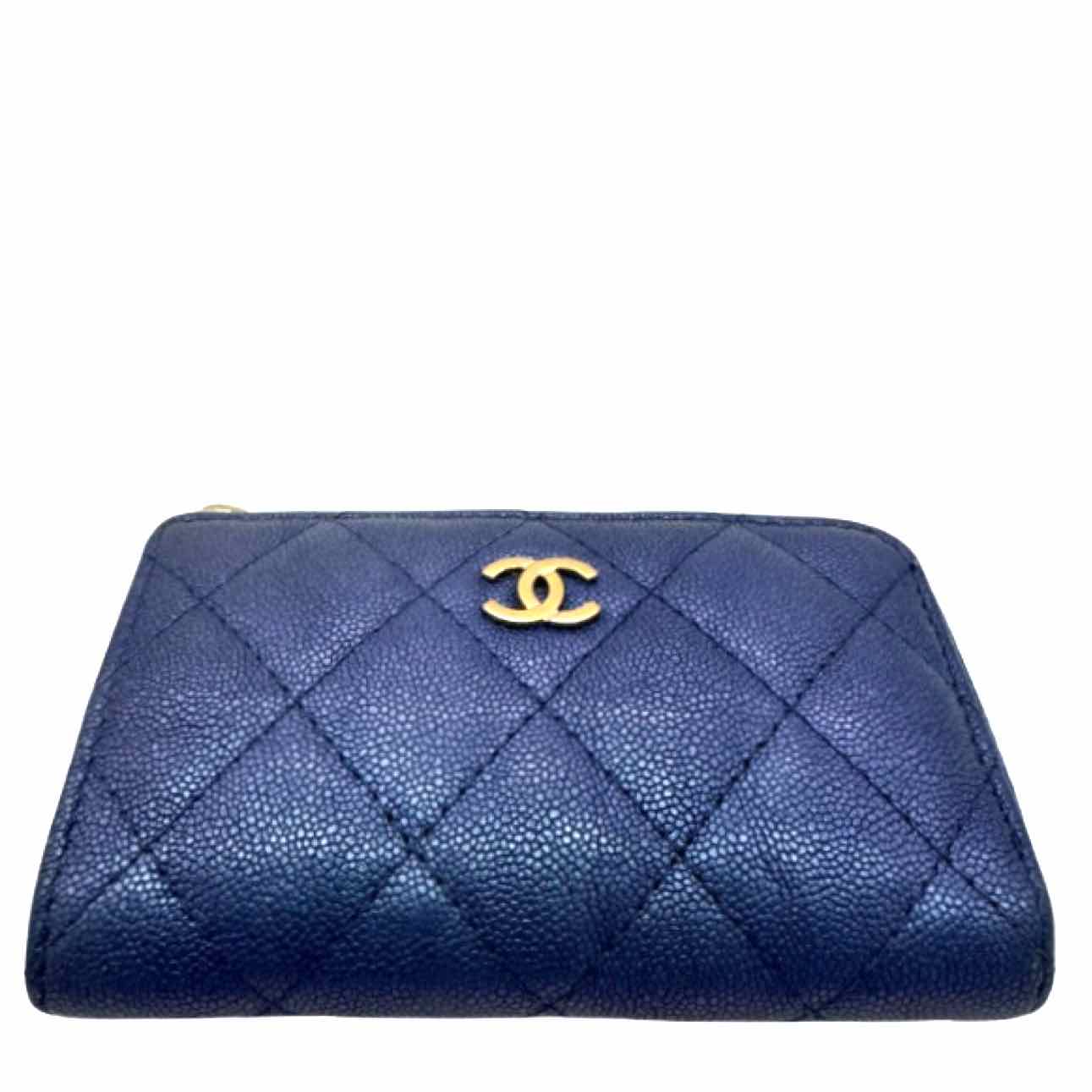 CHANEL Iridescent Caviar Quilted Zipped Key Holder Blue