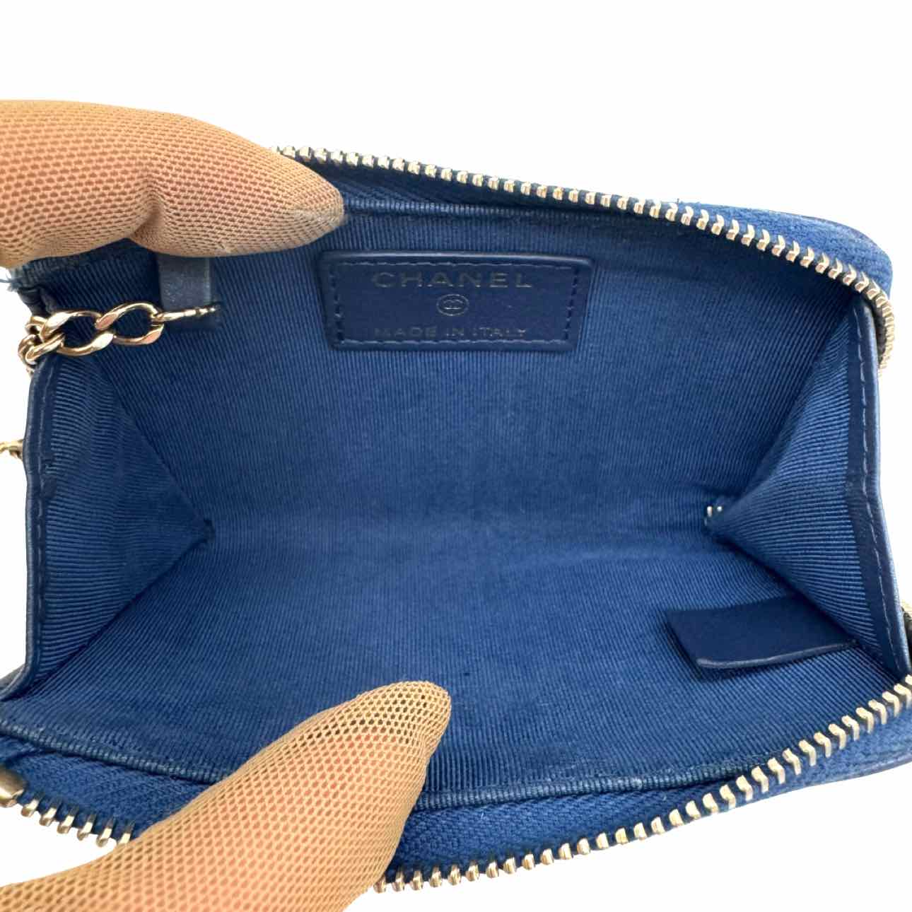 CHANEL Iridescent Caviar Quilted Zipped Key Holder Blue