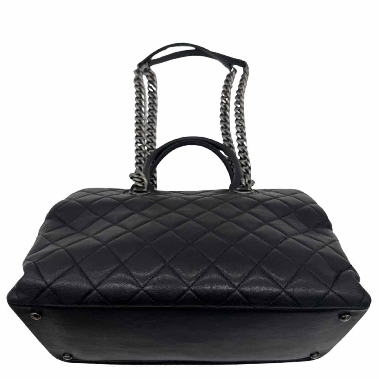 CHANEL Matelasse Calfskin Boy Chained Tote