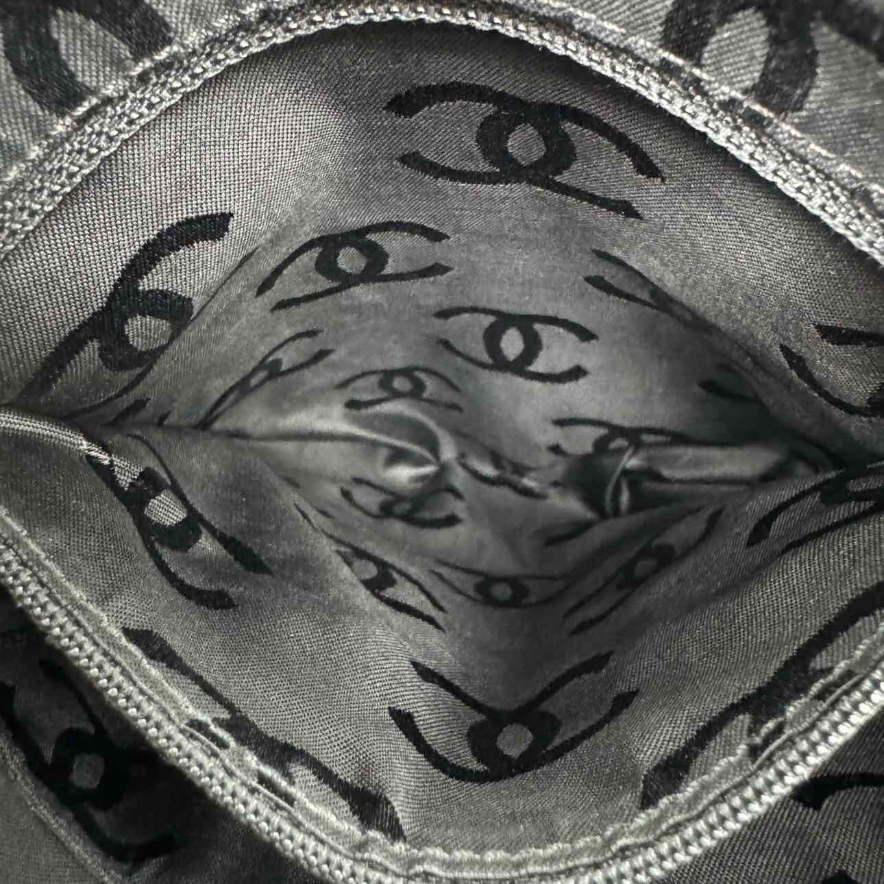 CHANEL Quilted Calfkin Cambon Ligne Messenger Bag