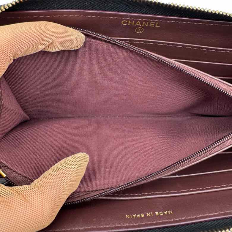 CHANEL Quilted Caviar Calfskin Long Zipped Wallet Black (Pre-Owned)
