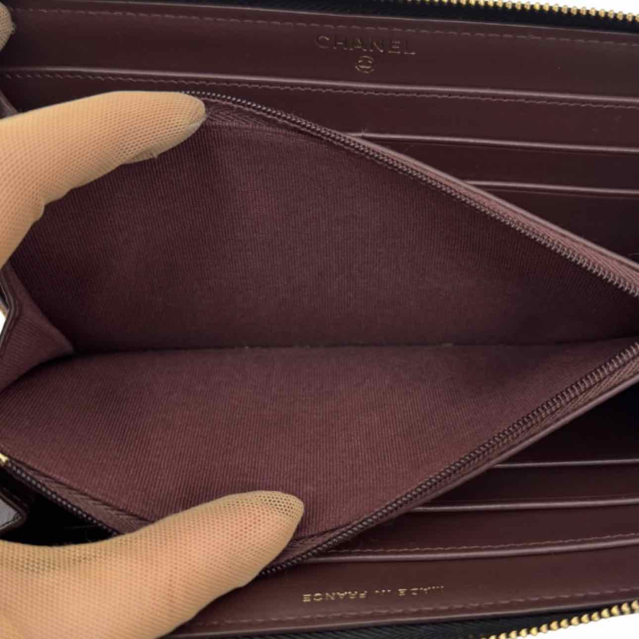CHANEL Quilted Caviar L-Gusset Zip Wallet Black