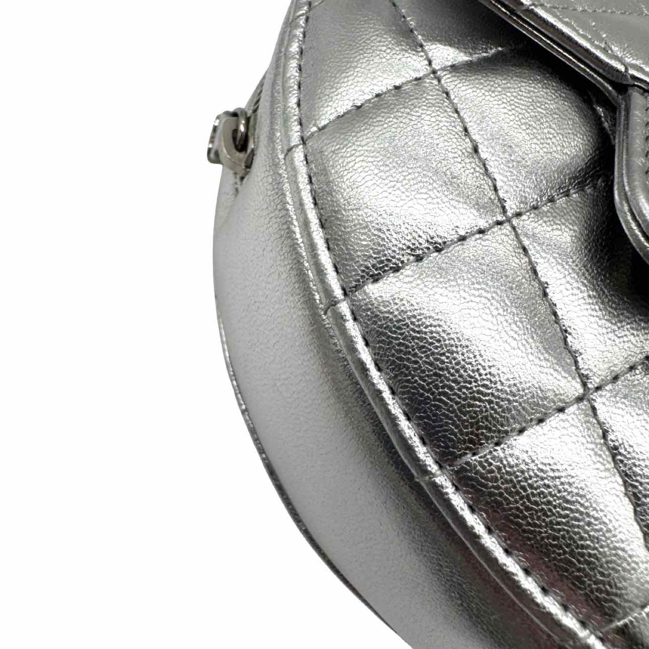 CHANEL Quilted Metallic Lambskin Heart In Love S25 Clutch On Chain Silver