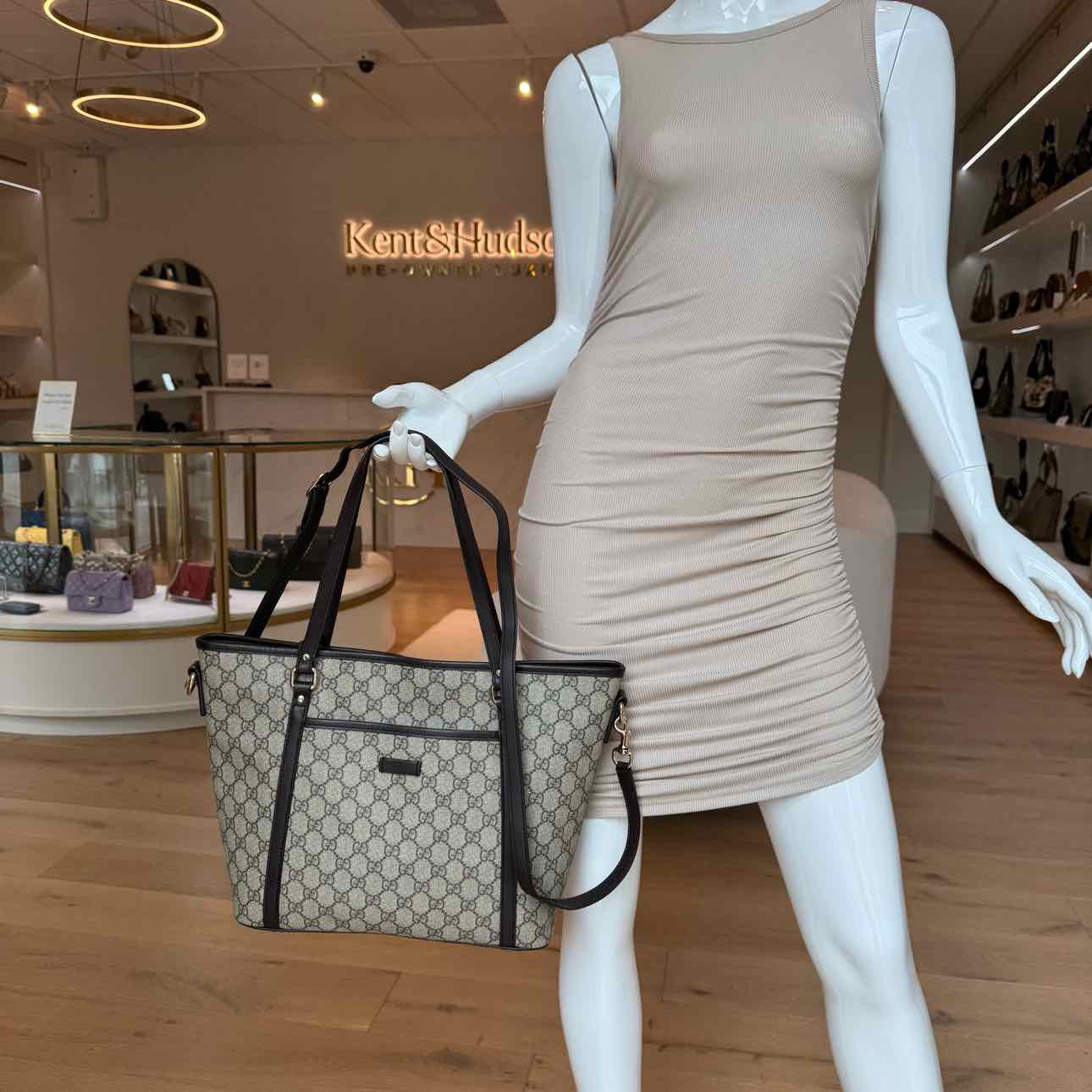GUCCI GG  Supreme Monogram Medium Joy Tote