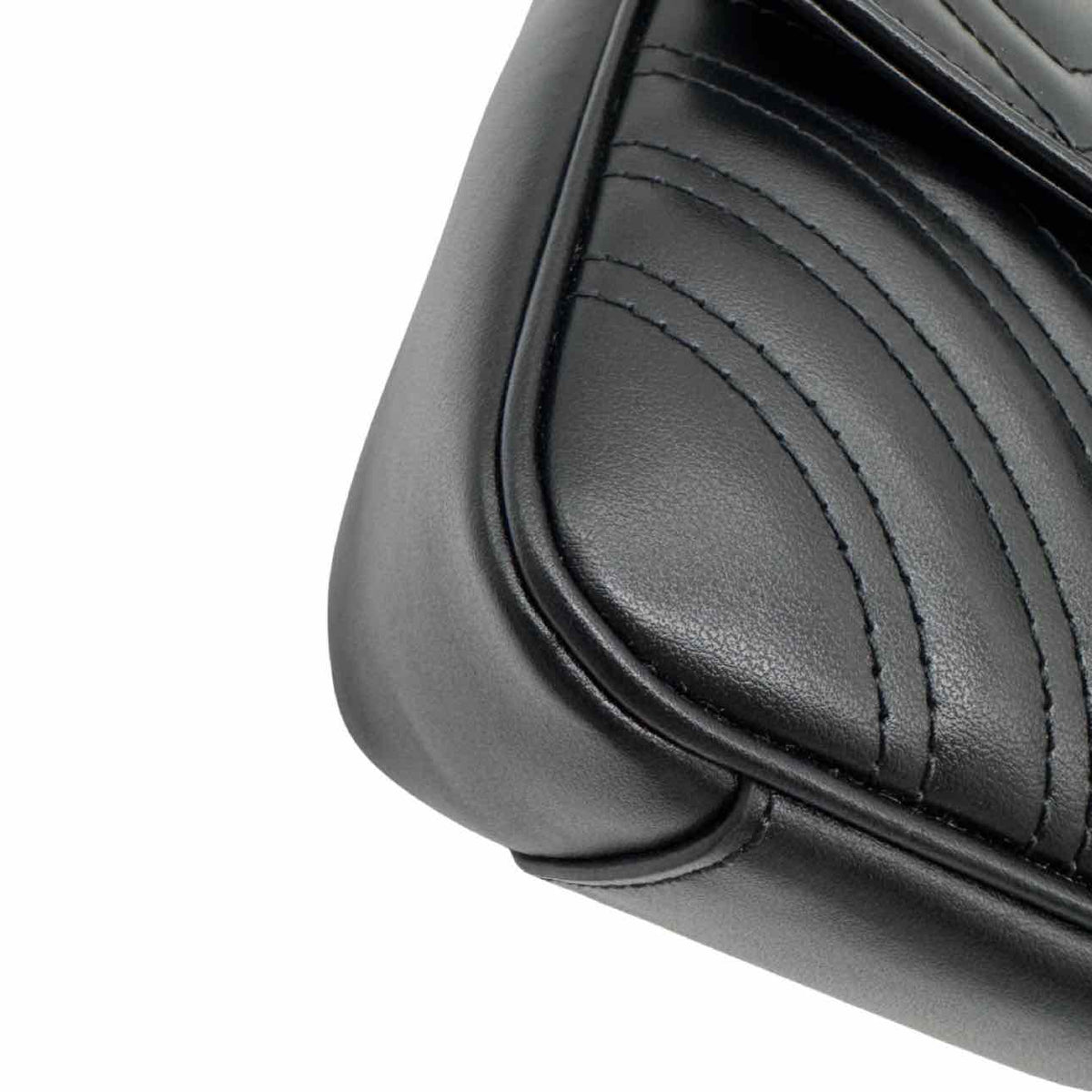GUCCI Matelasse Chevron GG Small Marmont Crossbody Bag Black