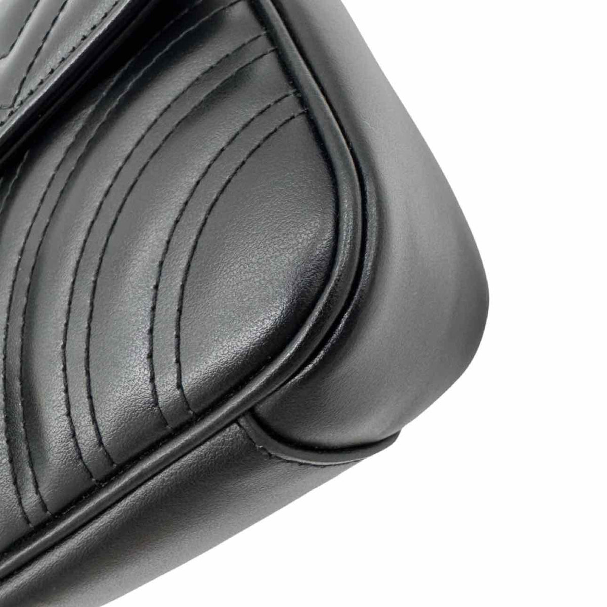 GUCCI Matelasse Chevron GG Small Marmont Crossbody Bag Black