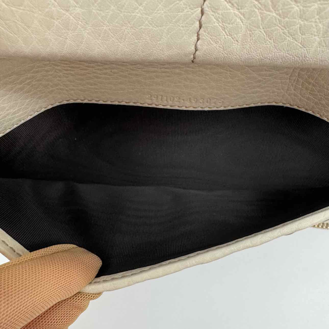 GUCCI Pebbled Calfskin Medium Soho Zip Around Wallet White