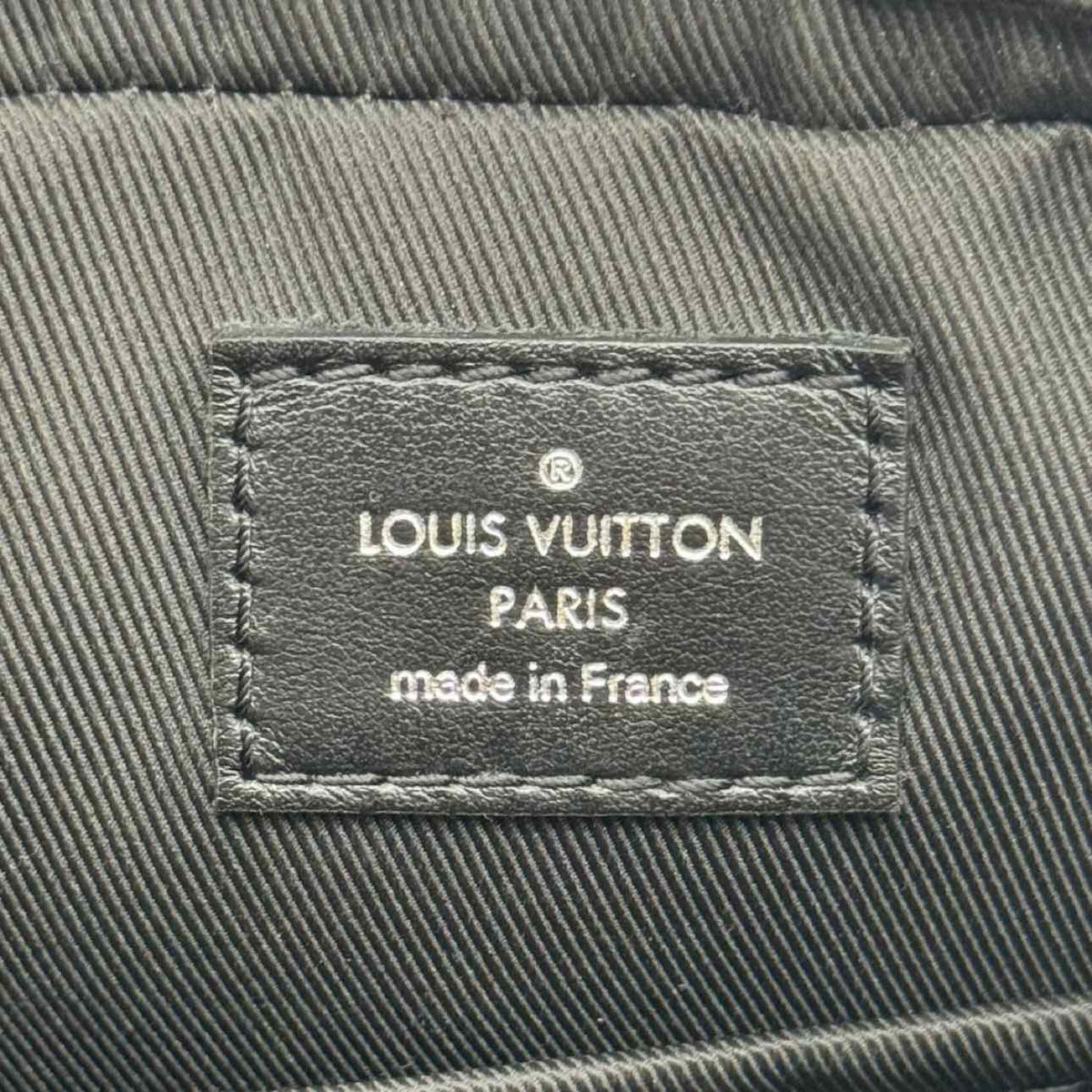 LOUIS VUITTON Damier Graphite 3D Trio Messenger Crossbody Black