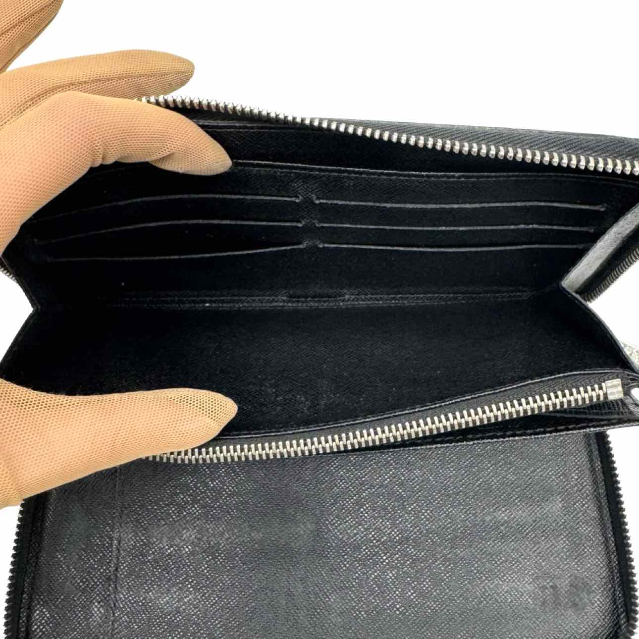 LOUIS VUITTON Damier Graphite Zippy Wallet Organizer