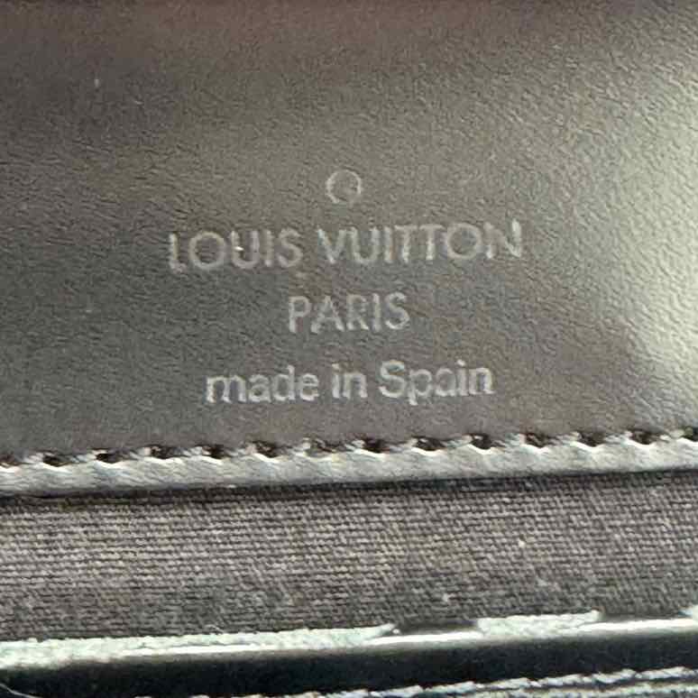LOUIS VUITTON Epi Leather Honfleur Clutch Black