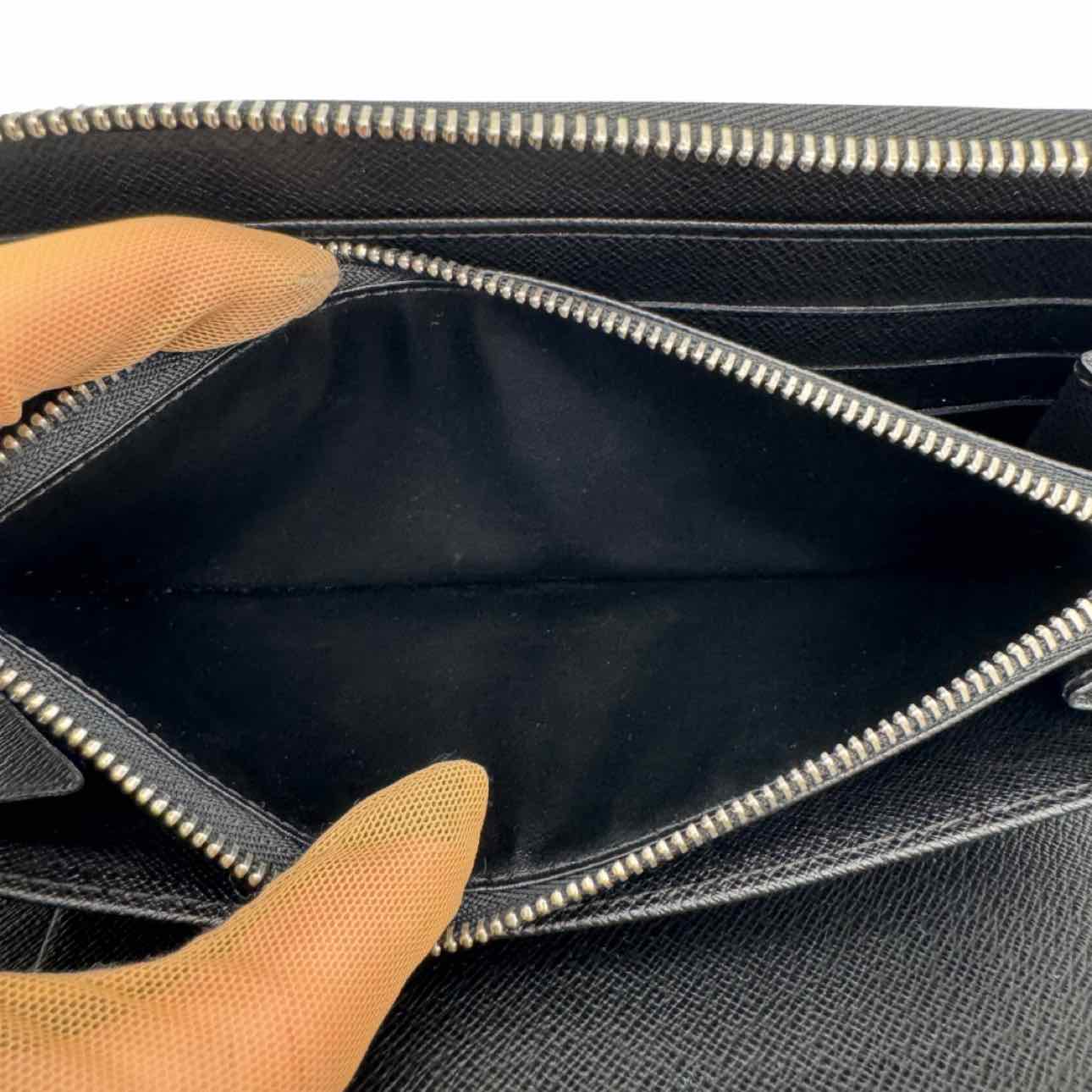 LOUIS VUITTON Epi Leather Zippy Organizer Black