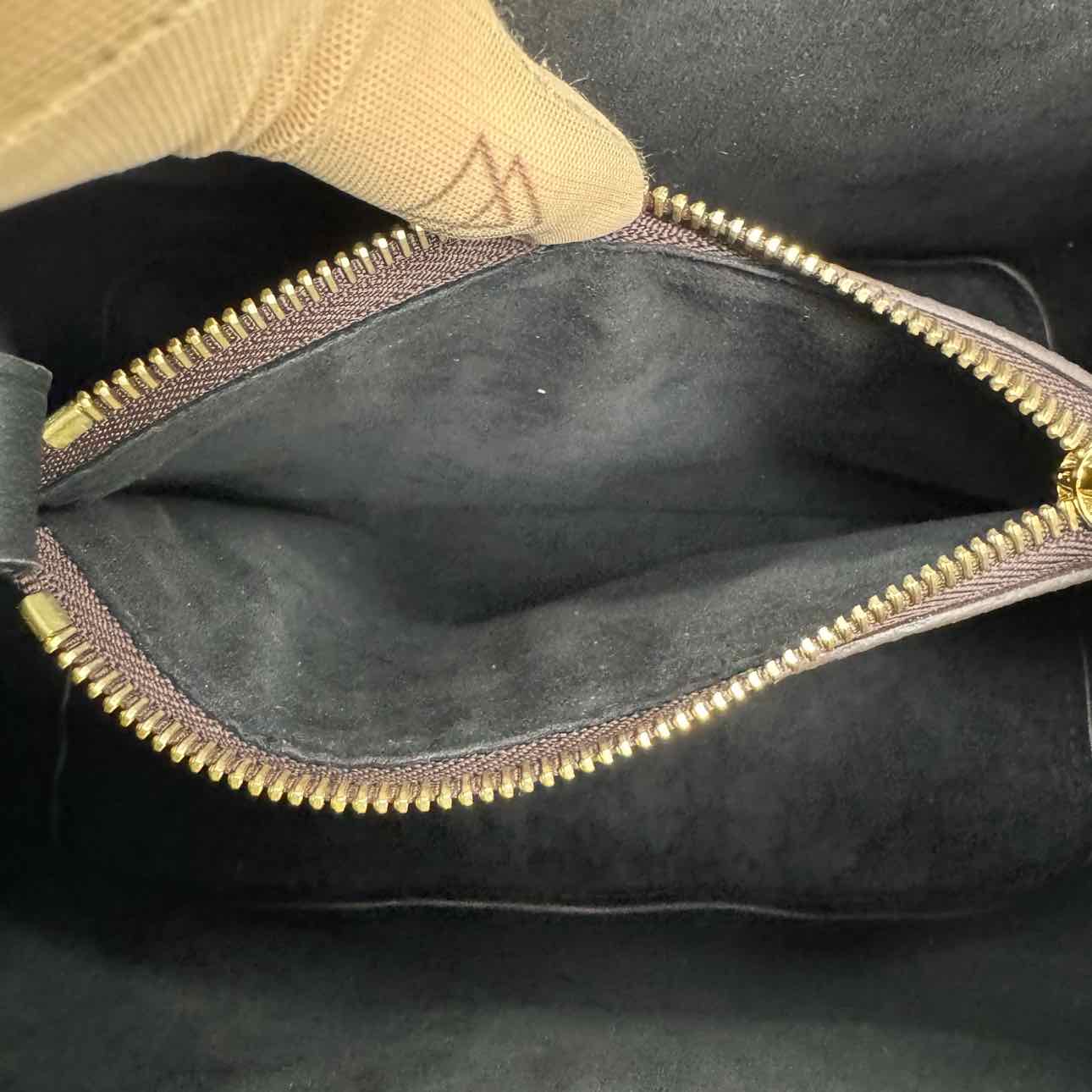 LOUIS VUITTON Monogram Canvas NeoNoe MM Bucket Bag