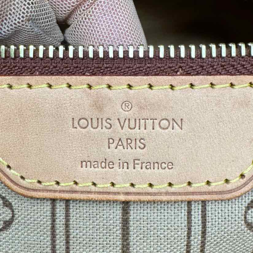 LOUIS VUITTON Monogram Canvas Neverfull MM Brown Tote Bag