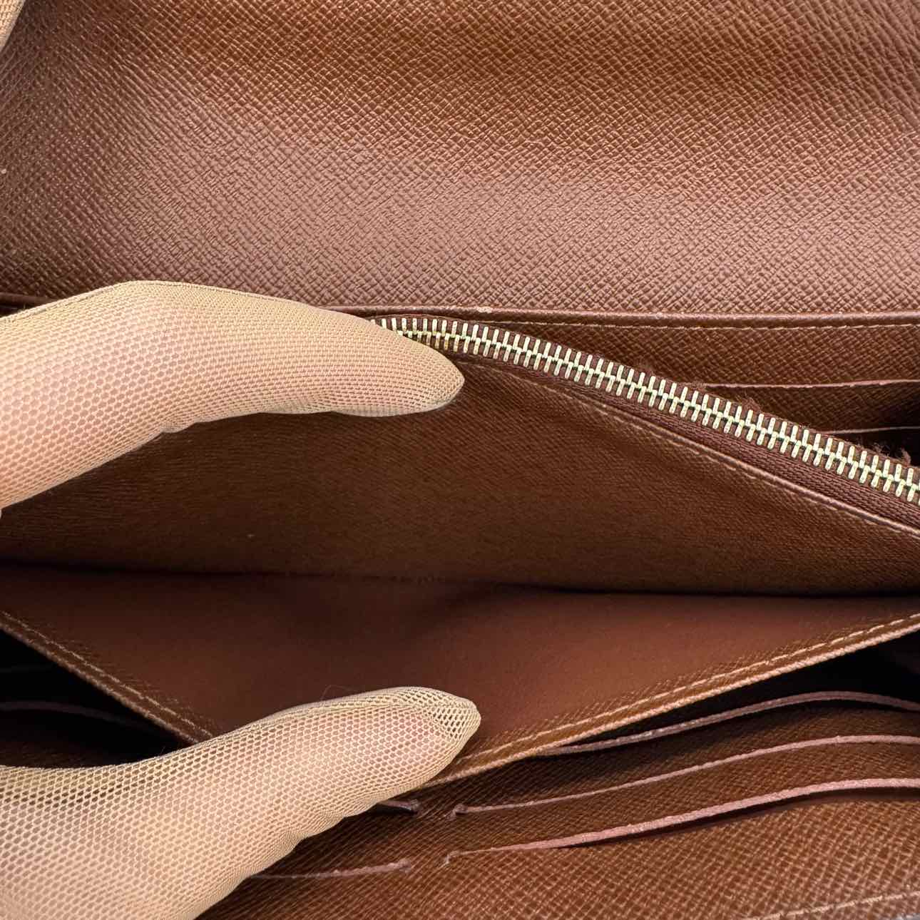 LOUIS VUITTON Monogram Canvas Sarah Wallet (Pre-Owned)
