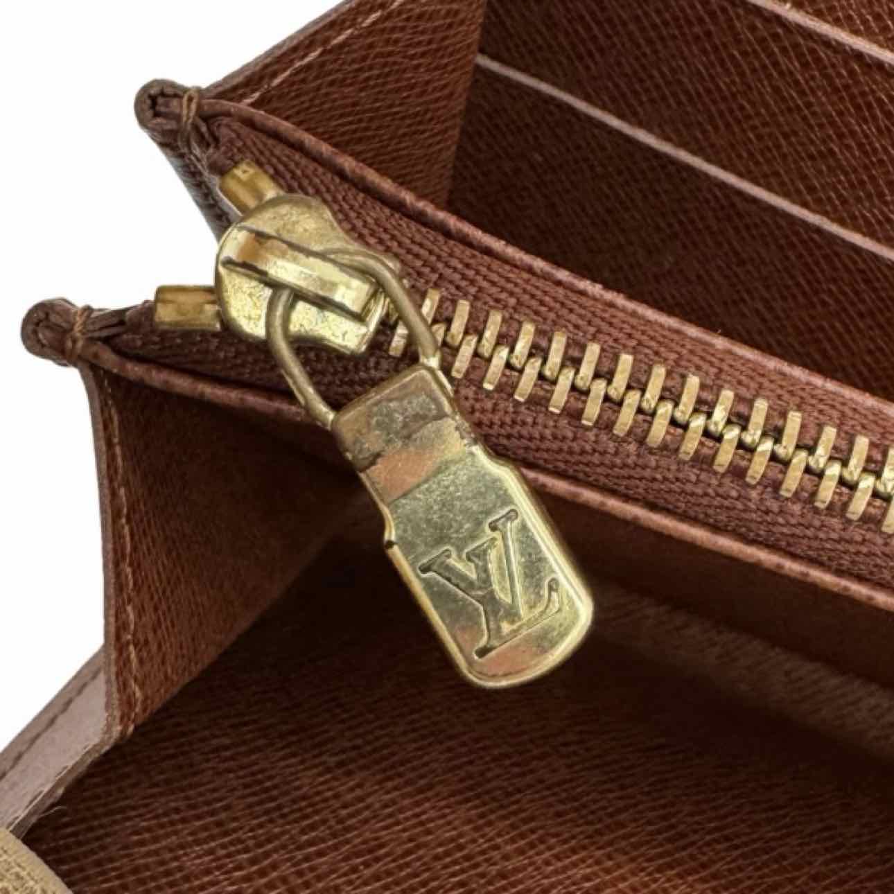 LOUIS VUITTON Monogram Canvas Sarah Wallet Brown