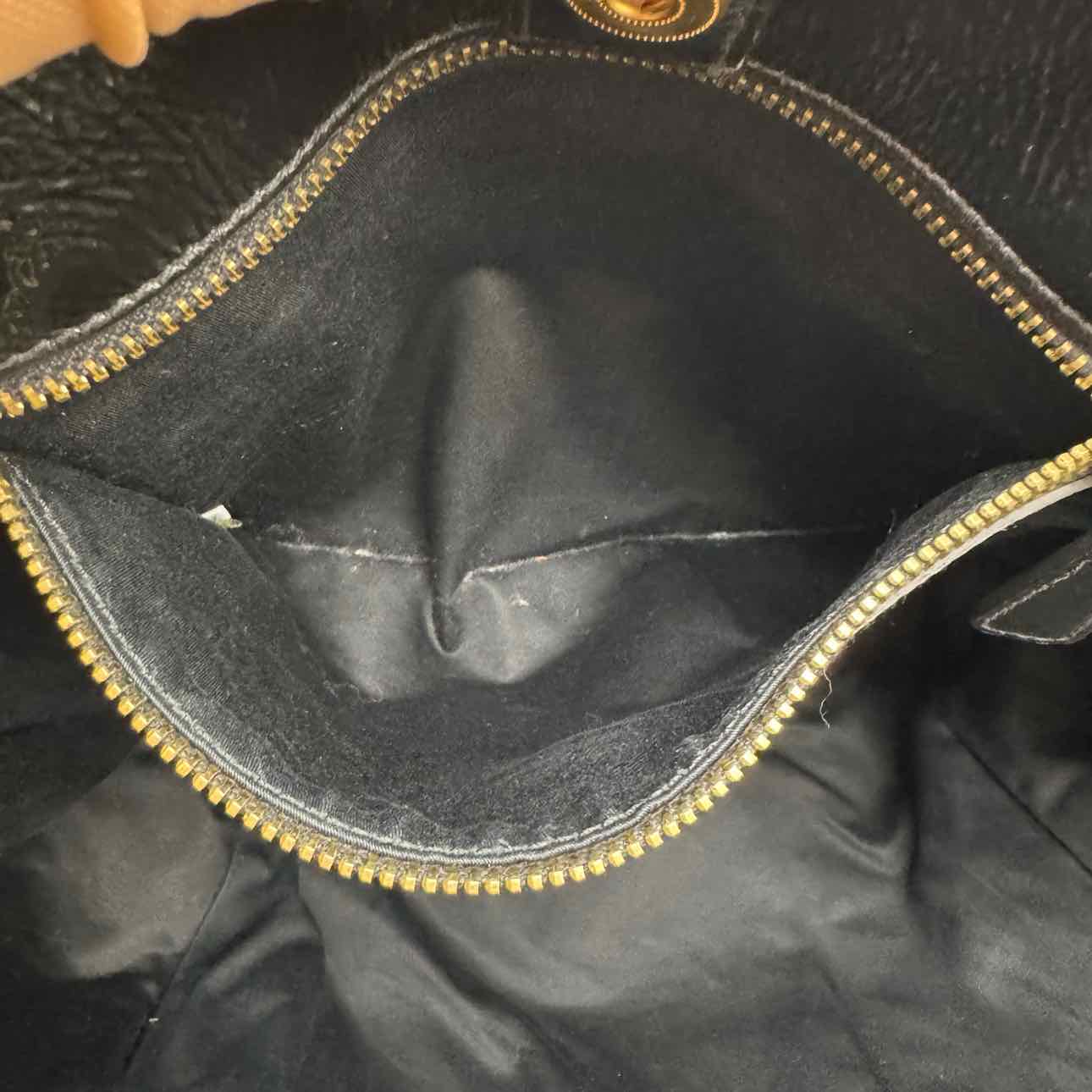 MIU MIU Patent Leather Tote Black (Pre-Owned)