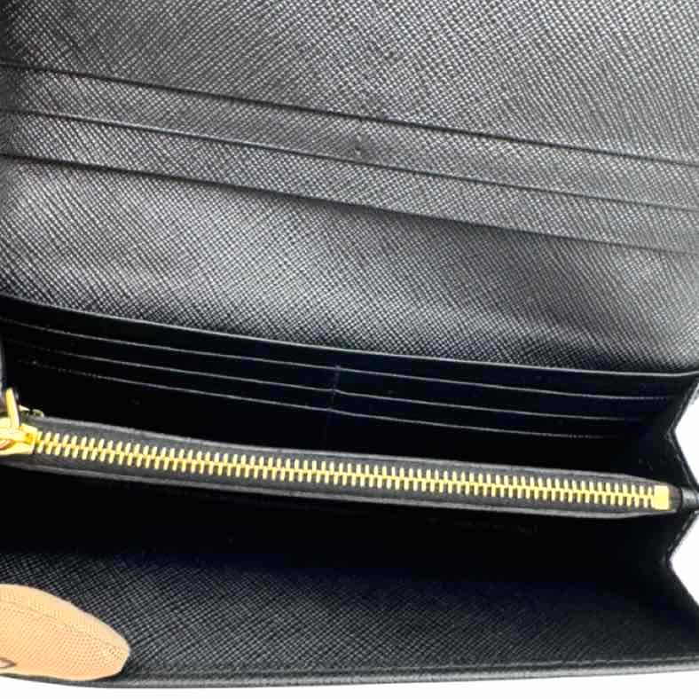 PRADA Saffiano Leather Large Wallet (Pre-Owned)