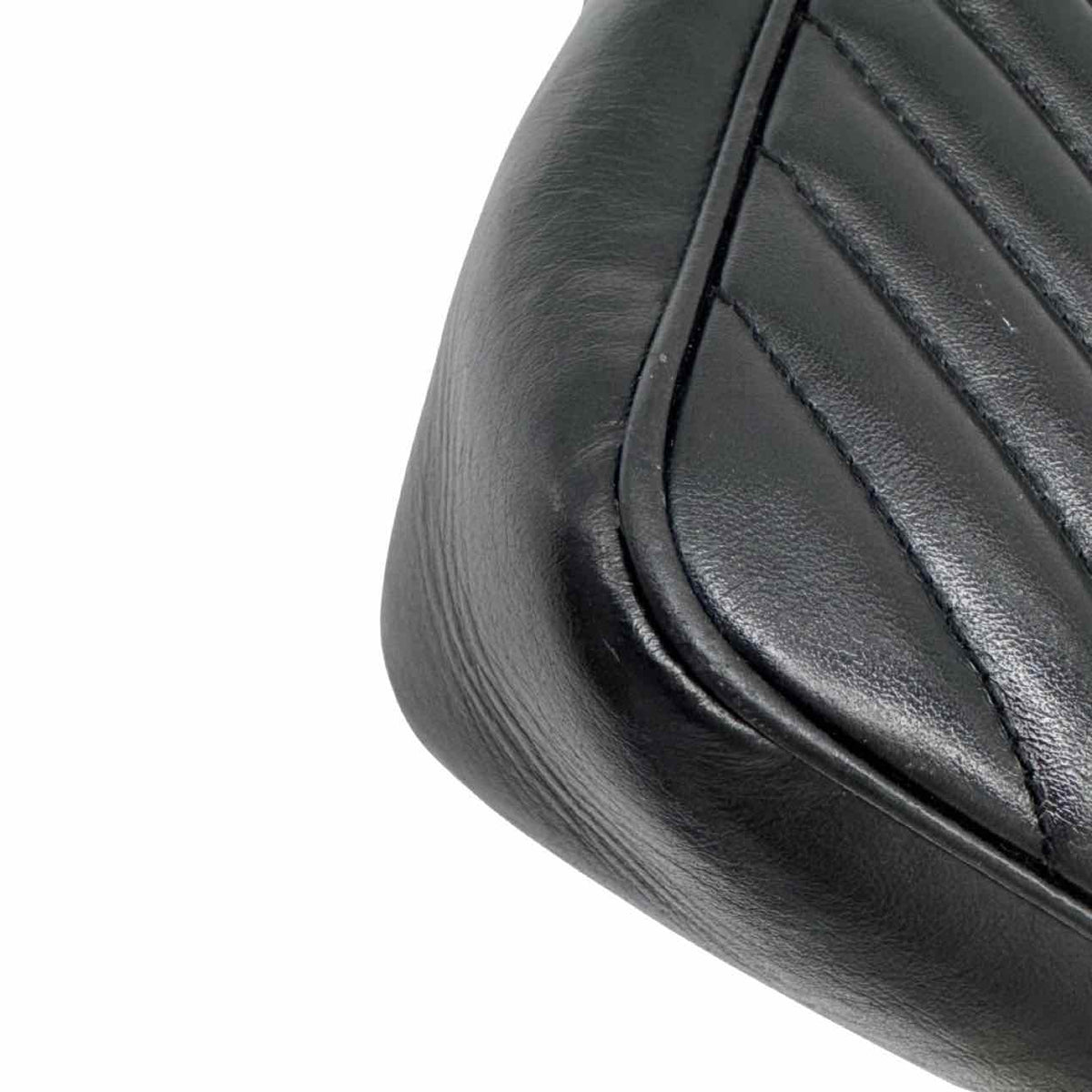 SAINT LAURENT Matelasse Chevron Medium Lou Camera Bag Black