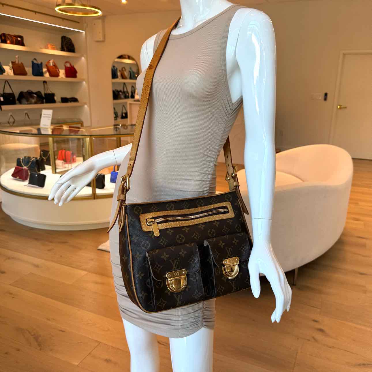LOUIS VUITTON Monogram Canvas Hudson GM Messenger Bag (Pre-Owned)
