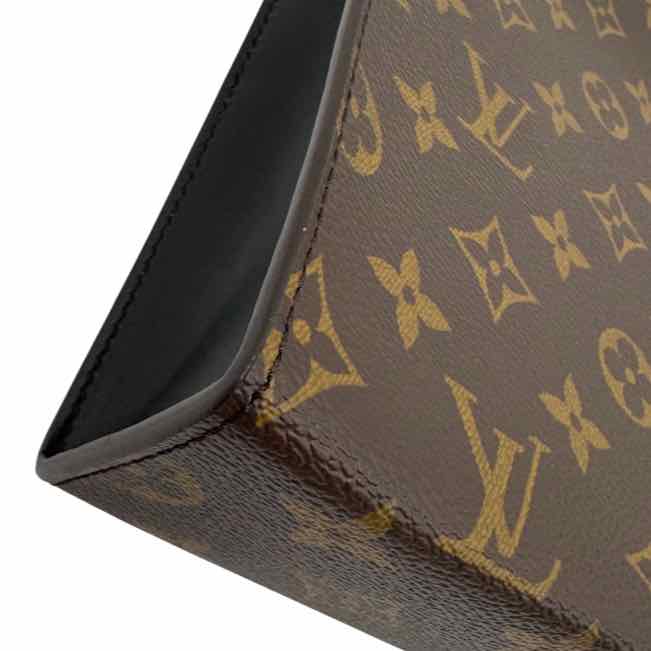 LOUIS VUITTON Monogram Canvas Poche Toilette NM  (Pre-owned)