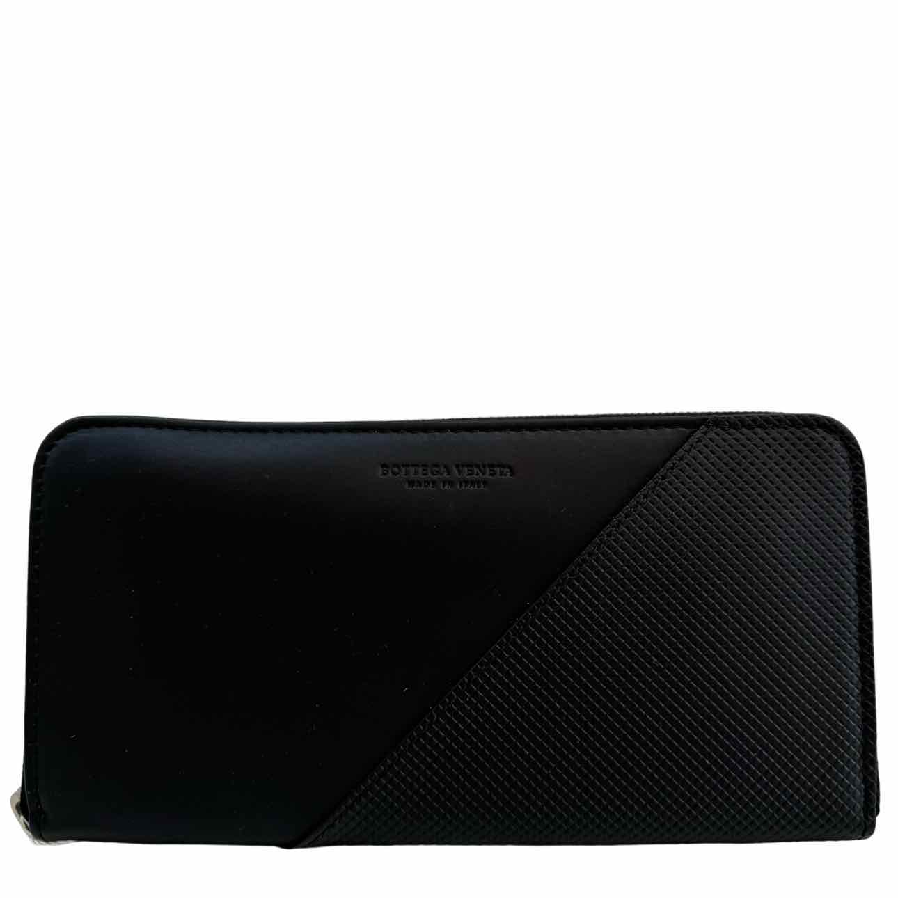 BOTTEGA VENETA  Leather Bi-Fold Wallet Black