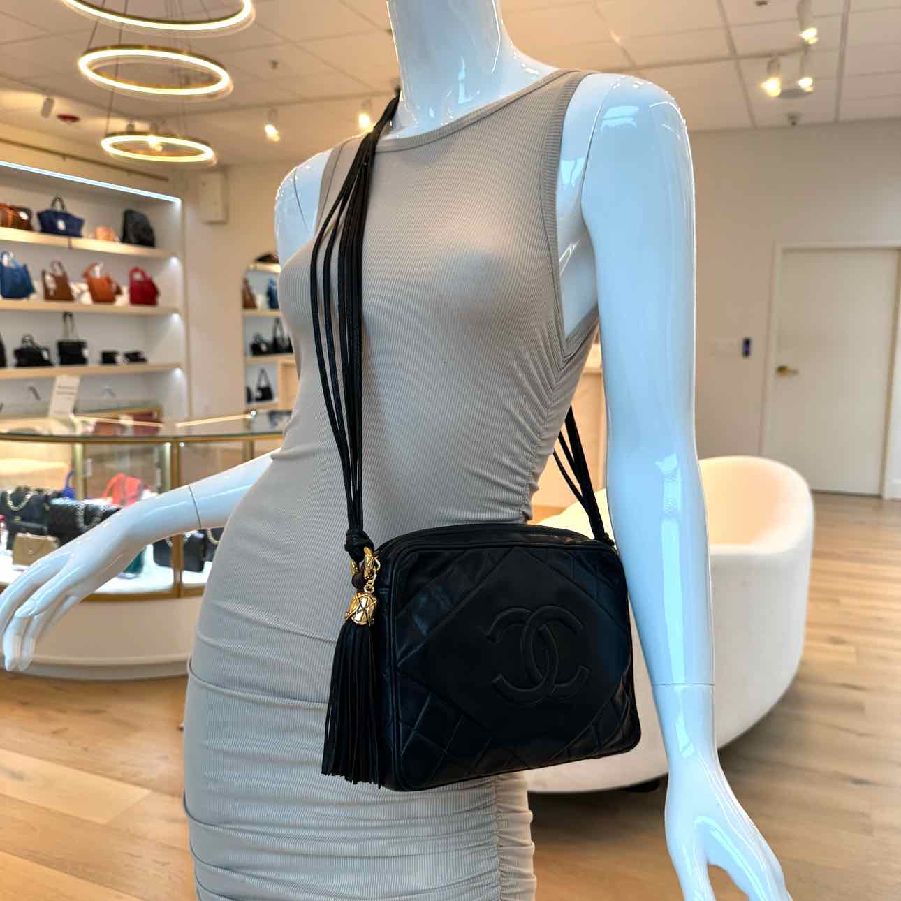 CHANEL Vintage Diamond Stitch Camera Bag Black (Pre-Owned)