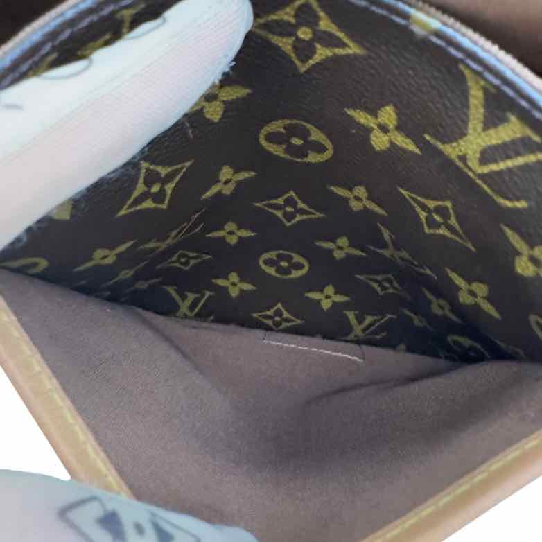 LOUIS VUITTON Monogram Canvas GM Bosphore Messenger Bag (Pre-Owned)