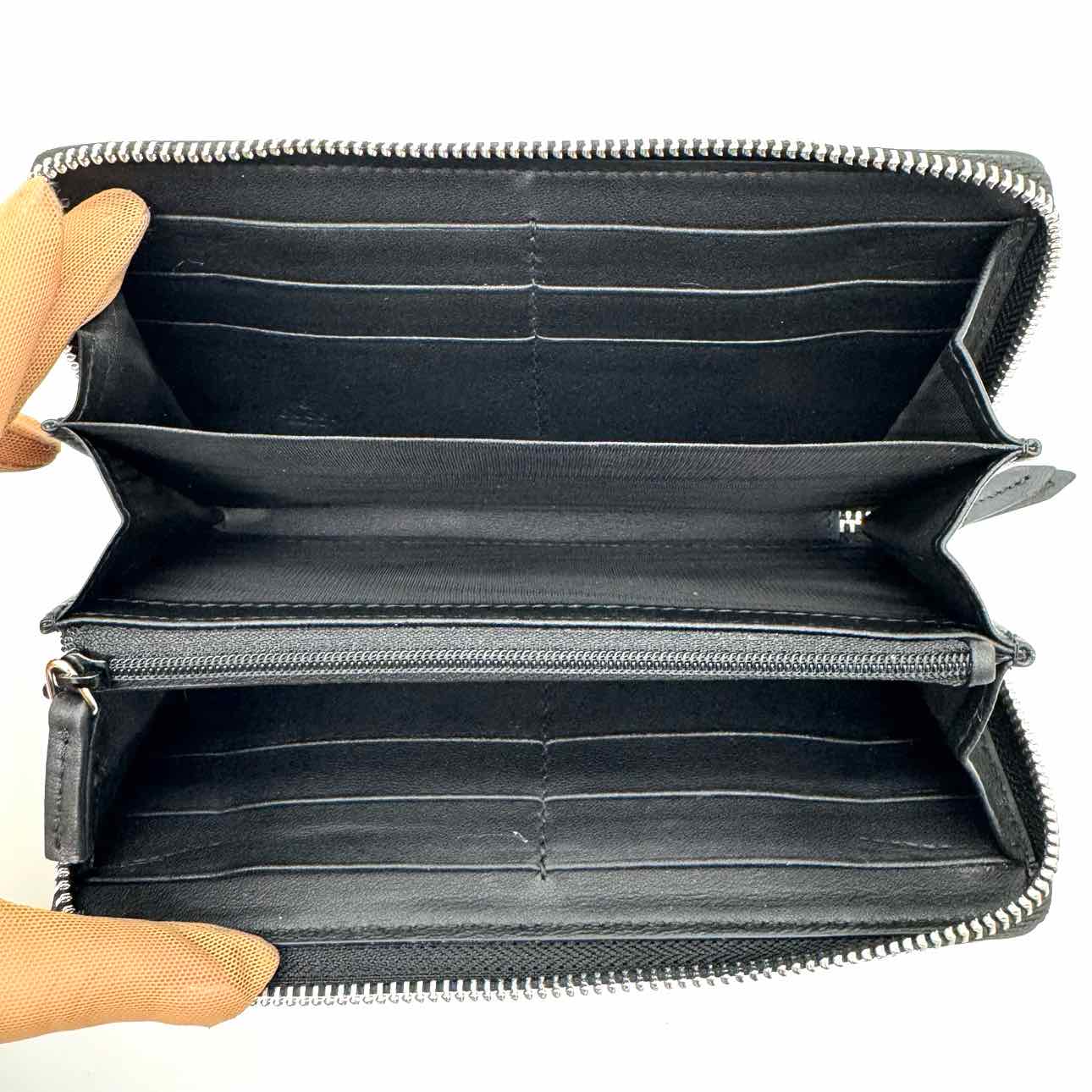 GUCCI Calfskin Guccissma Zip Around Wallet Black (Pre-Owned)