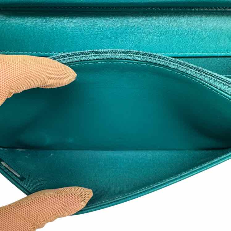 CHANEL Lambskin Quilted Boy Wallet On Chain Green (Pre-Owned)