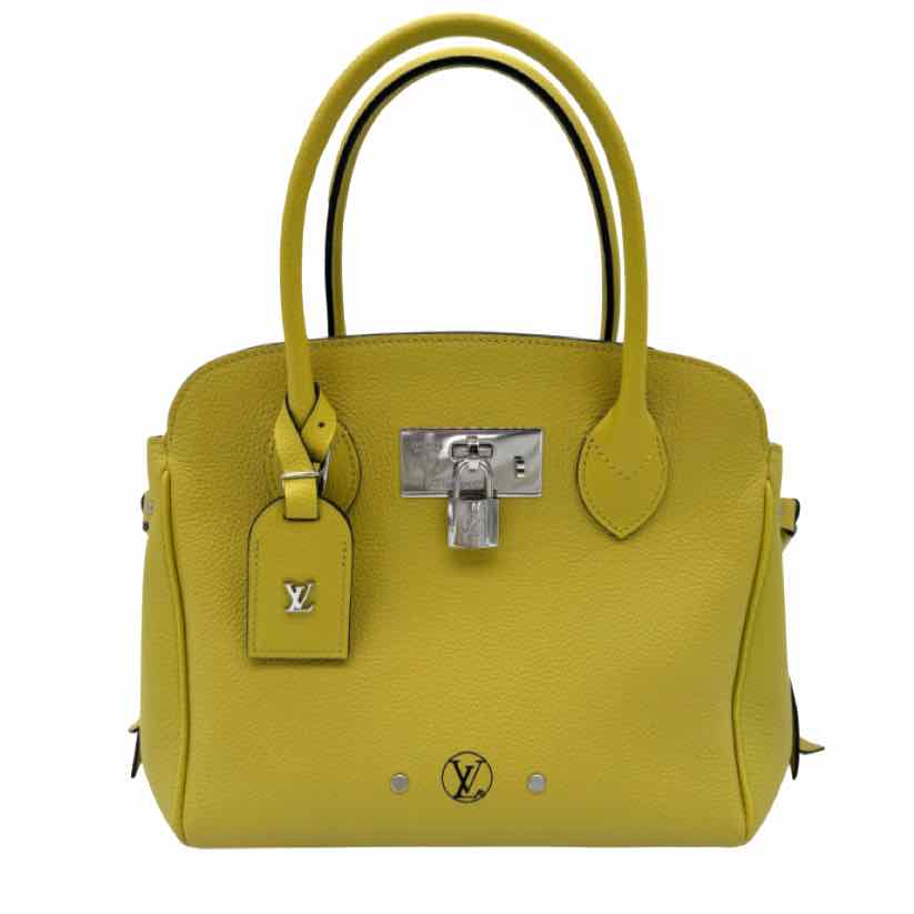 LOUIS VUITTON Calfskin Milla PM Vert Acide (Pre-Owned)